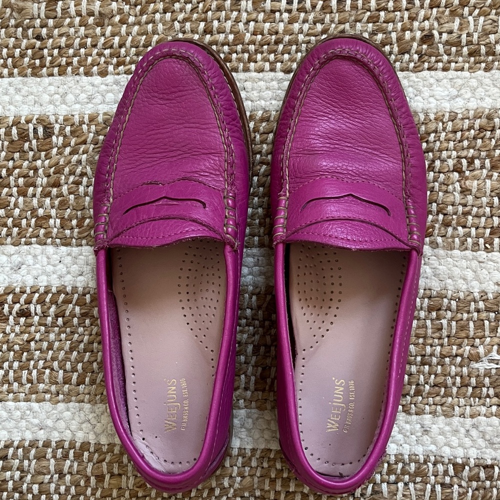 Weejuns G.H. Bass & Co. Dark Pink Vintage Leather Penny Loafers Women’s Size 9